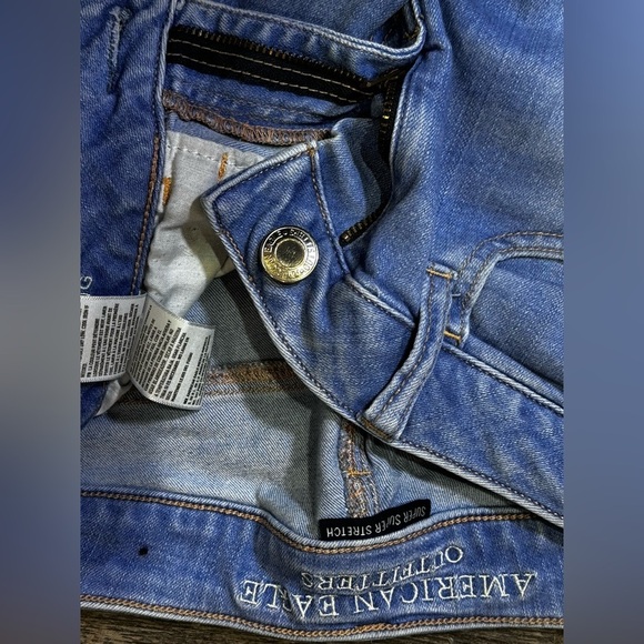 American Eagle Jeans (e)​​​ - Picture 2 of 5